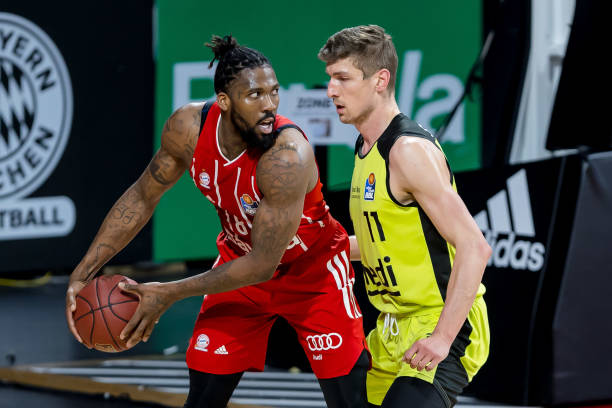 他无球跑动 他无球跑动